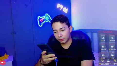 Snapshot of georgesmith_1 chatting on January 19, 2025, 1:00 am GEORGE online show from January 19, 2025, 1:00 am