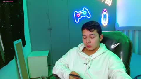 Snapshot of georgesmith_1 chatting on January 25, 2025, 9:04 am GEORGE online show from January 25, 2025, 9:04 am