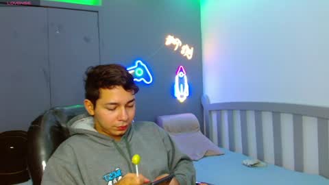 Snapshot of georgesmith_1 chatting on January 30, 2025, 6:03 am GEORGE online show from January 30, 2025, 6:03 am