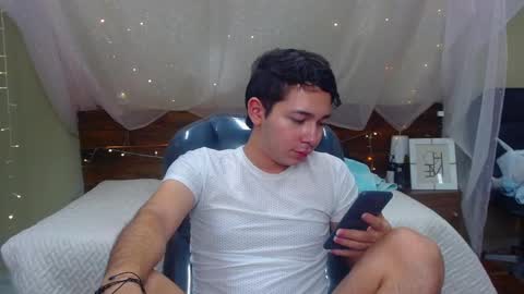 Snapshot of georgesmith_1 chatting on February 5, 2025, 6:24 am GEORGE online show from February 5, 2025, 6:24 am