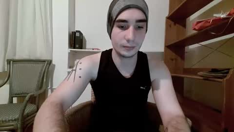 Snapshot of georgeyuno chatting on December 20, 2024, 4:36 pm George Yuno online show from December 20, 2024, 4:36 pm