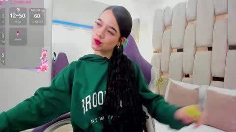 Snapshot of georgina_kloss chatting on February 12, 2026, 4:35 pm Georgina Kloss online show from February 12, 2026, 4:35 pm