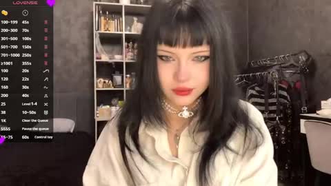 Snapshot of germainebourlier chatting on June 1, 2026, 6:37 am EmelyWoodes online show from June 1, 2026, 6:37 am