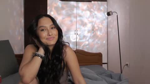 Snapshot of germiona_shine chatting on February 12, 2025, 5:37 am Germiona online show from February 12, 2025, 5:37 am