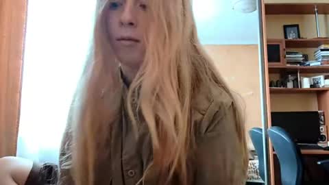 Snapshot of gertrudisturbe chatting on April 14, 2026, 3:34 am Kate online show from April 14, 2026, 3:34 am