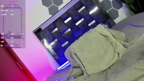 L A U R A online show from December 16, 2024, 2:04 am