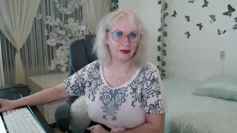 Ghertrudequeen online show from April 4, 2026, 4:00 am