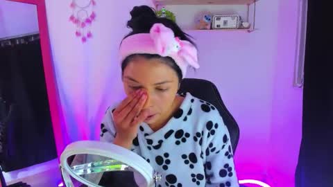 giaaaa   online show from February 7, 2026, 11:08 pm