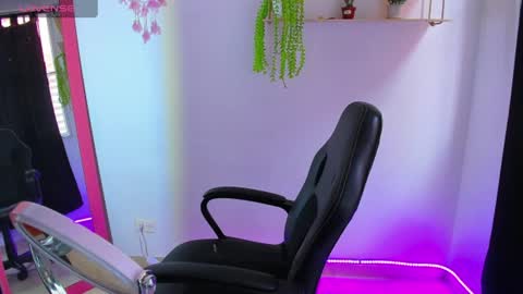 Snapshot of gia_contii chatting on June 28, 2026, 9:21 pm giaaaa online show from June 28, 2026, 9:21 pm