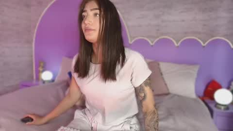 Gia online show from March 26, 2026, 7:41 pm