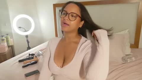 Gianella  online show from May 12, 2026, 2:52 am