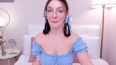 Gia online show from March 4, 2025, 11:19 am