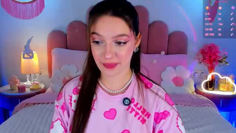 Gia online show from September 19, 2025, 12:17 pm