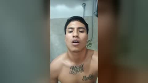 Snapshot of gian858735 chatting on July 19, 2026, 6:33 pm gian858735 online show from July 19, 2026, 6:33 pm