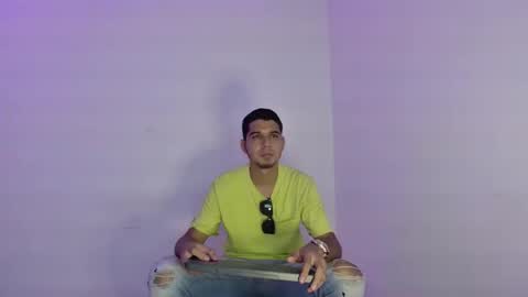 Snapshot of gianluca_silva chatting on October 20, 2025, 1:17 am Gianluca Silva online show from October 20, 2025, 1:17 am