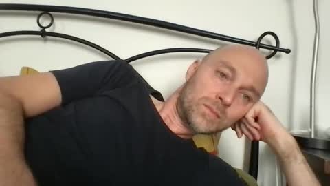 giannipaciotti online show from October 1, 2025, 1:17 pm