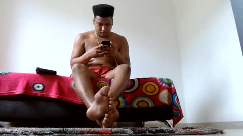 Snapshot of giant_feet chatting on May 28, 2026, 4:37 pm BOSS online show from May 28, 2026, 4:37 pm