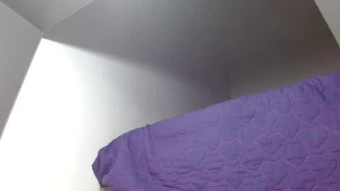 Snapshot of giant_feet chatting on July 31, 2026, 4:12 am BOSS online show from July 31, 2026, 4:12 am