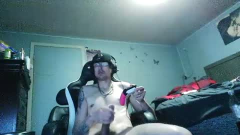 Snapshot of giantdick4u1991 chatting on May 27, 2026, 11:02 pm giantdick4u1991 online show from May 27, 2026, 11:02 pm
