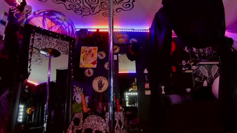 Snapshot of gigglemethis22 chatting on December 3, 2024, 12:35 am Giggles online show from December 3, 2024, 12:35 am