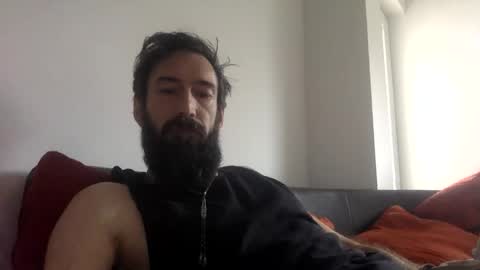 iggy online show from October 13, 2025, 11:43 am