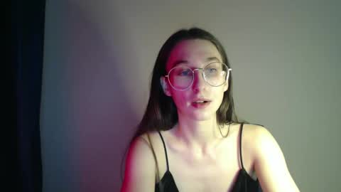 Snapshot of gigi_nix chatting on December 18, 2024, 5:00 pm Gigi online show from December 18, 2024, 5:00 pm