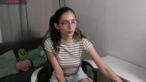 Snapshot of gigiblush chatting on July 15, 2026, 4:01 pm Gigi online show from July 15, 2026, 4:01 pm