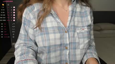 gigihadd online show from December 22, 2024, 5:42 pm