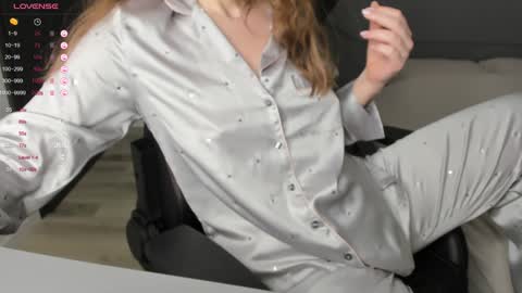 gigihadd online show from January 4, 2025, 7:13 pm