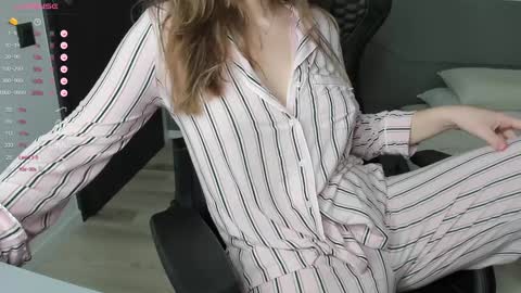 gigihadd online show from January 21, 2025, 2:59 pm