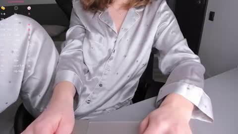 gigihadd online show from February 25, 2026, 4:49 pm