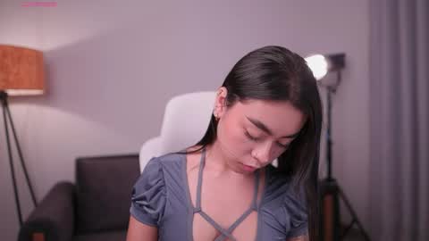 GIGI online show from May 25, 2026, 1:55 am