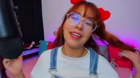 gigimooon online show from September 20, 2025, 11:39 pm