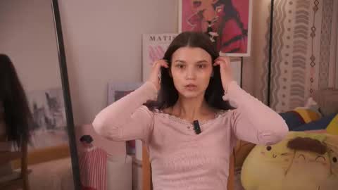 Mia online show from February 17, 2026, 8:11 am