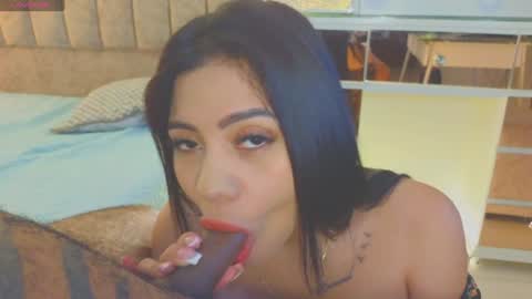 Snapshot of gina_akemi chatting on October 15, 2025, 11:21 am O GINA AND AKEMI online show from October 15, 2025, 11:21 am