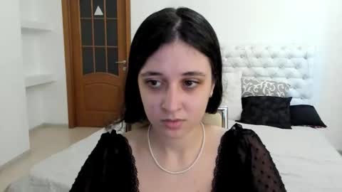 Kate online show from September 13, 2025, 8:03 am