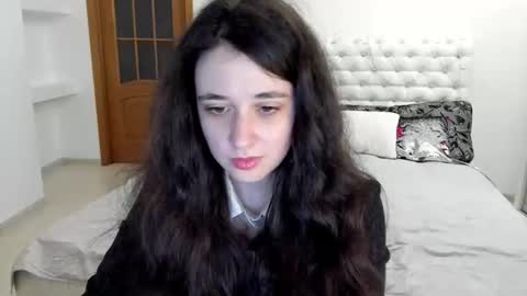 Kate online show from October 12, 2025, 9:08 am