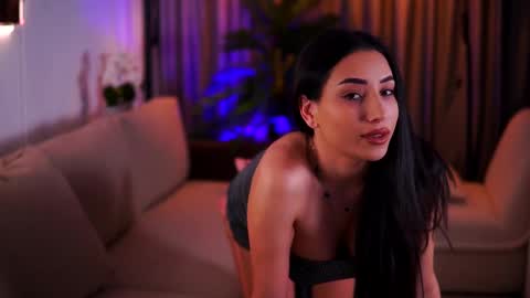 Gina online show from March 6, 2025, 8:27 pm