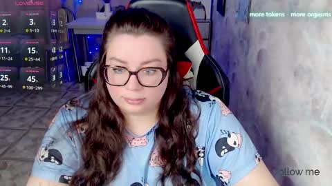 Snapshot of ginger_grayy chatting on May 24, 2026, 9:03 am Alexa here online show from May 24, 2026, 9:03 am