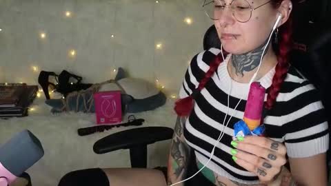 Ginger online show from October 2, 2025, 11:01 pm