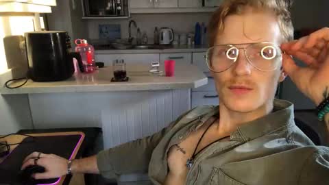 Snapshot of gingerboy_69 chatting on September 10, 2025, 5:07 am Jay online show from September 10, 2025, 5:07 am