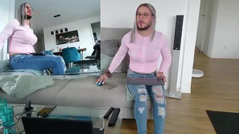 GingerPink online show from March 26, 2026, 10:21 am