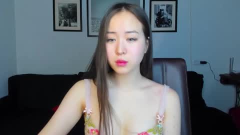 Snapshot of ginnycherry chatting on February 5, 2025, 1:54 pm Ginny online show from February 5, 2025, 1:54 pm