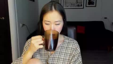 Snapshot of ginnycherry chatting on February 23, 2025, 7:38 pm Ginny online show from February 23, 2025, 7:38 pm