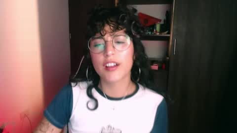 giny_bean online show from June 4, 2026, 5:57 am