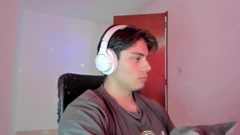 GioRusso online show from September 30, 2025, 6:13 pm