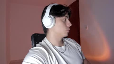 GioRusso online show from October 28, 2025, 4:38 am