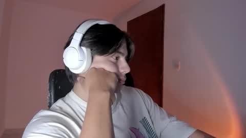 GioRusso online show from November 15, 2025, 10:37 pm