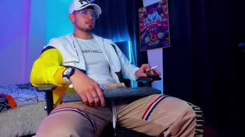 GIOMAR REYES online show from January 12, 2025, 4:00 am