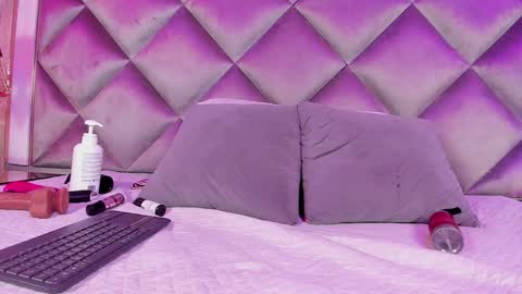 Snapshot of giorgia_13 chatting on December 17, 2024, 2:12 am giorgia online show from December 17, 2024, 2:12 am